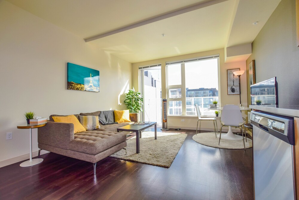 Capitol Hill Suites by Luxe Hubs - photo 51