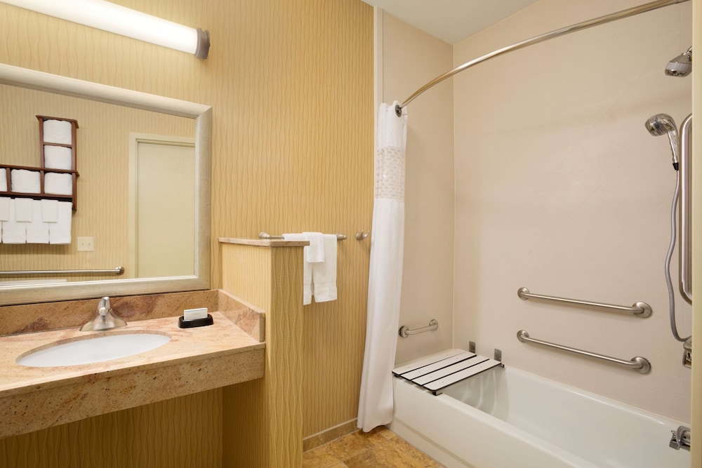Hampton Inn Fort Worth Southwest Cityview - photo 21