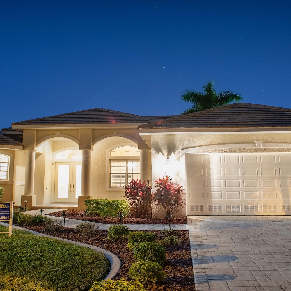 Boaters Dream S. Terr Pool Yacht Club Boating in Cape Coral, United States