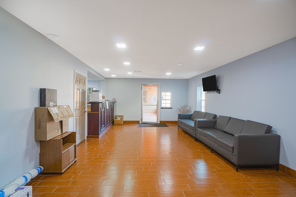 Days Inn by Wyndham Aransas Pass - photo 3
