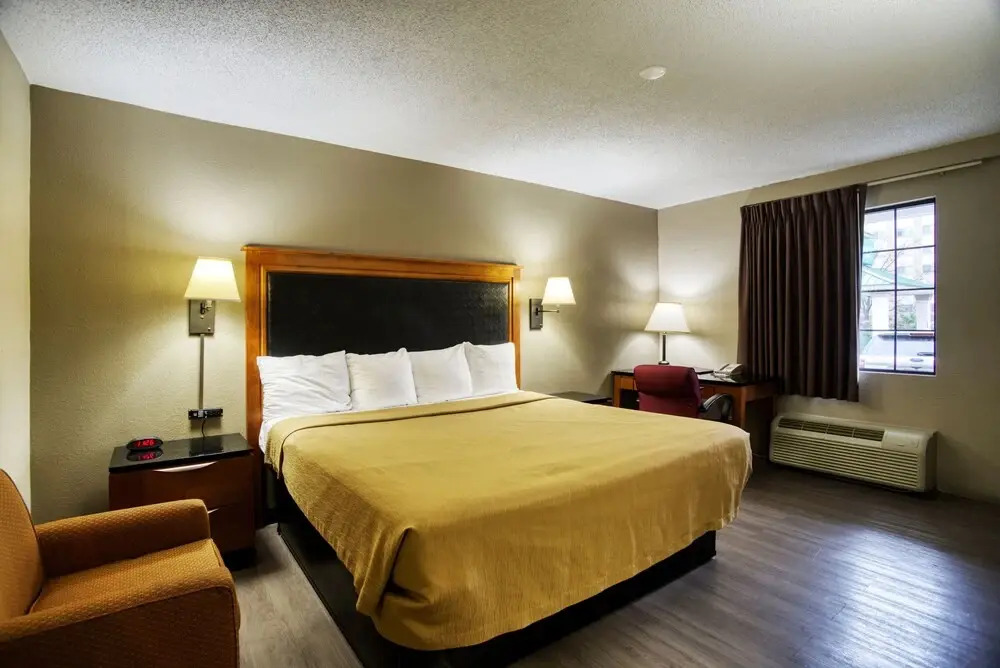 Red Carpet Inn Takoma Park - photo 4
