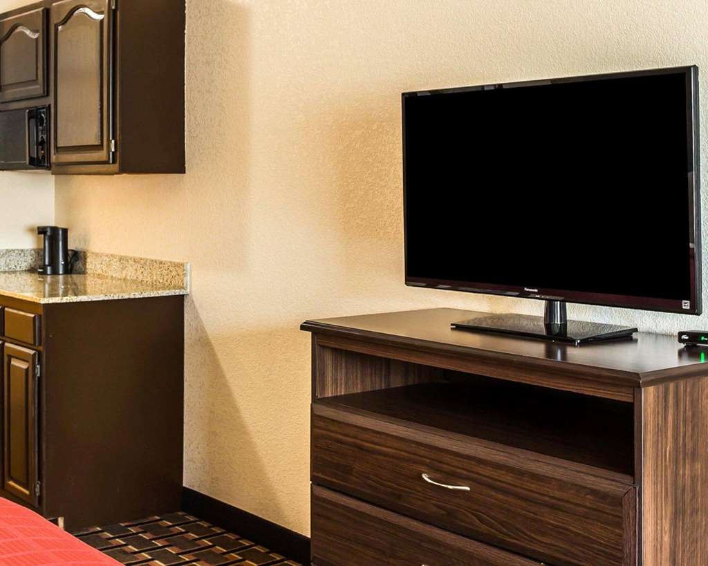 Quality Suites Hickory South - photo 21