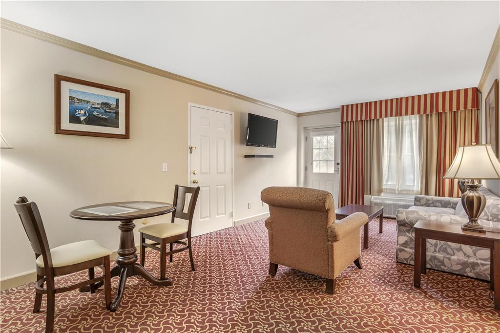 Best Western PLUS Morristown Inn Florham Park - photo 23