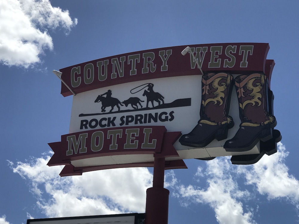 Country West Motel - photo 20