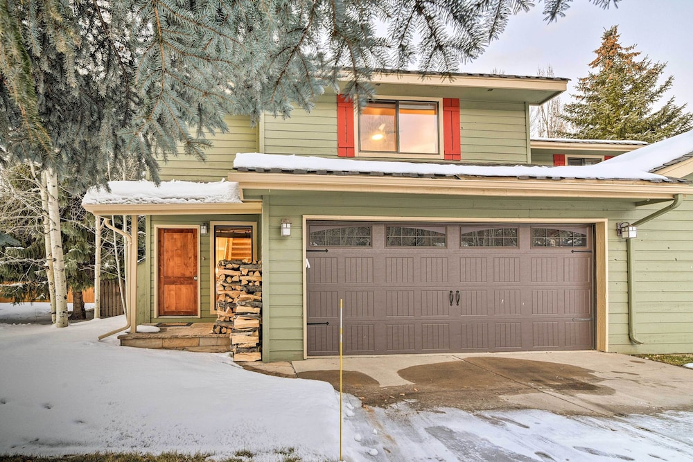 Modern Home w Patio: 3 Mi to Beaver Creek Resort - photo 8