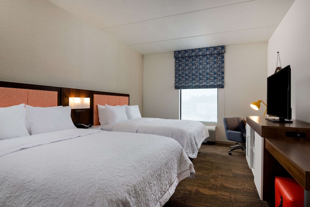 Hampton Inn Baltimore Bayview Campus - photo 10
