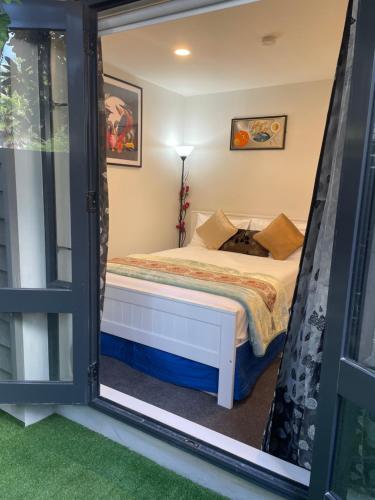 Auckland CBD Parnell Ensuite Patio Secluded Garage — 4-Star Luxury Hotel in Auckland, New Zealand