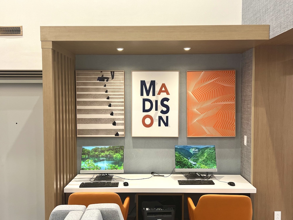 Holiday Inn Express Madison by IHG - photo 27