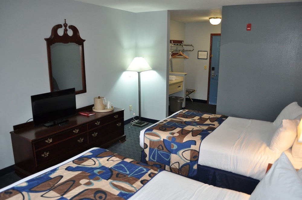 Grand Islander Hotel - photo 5