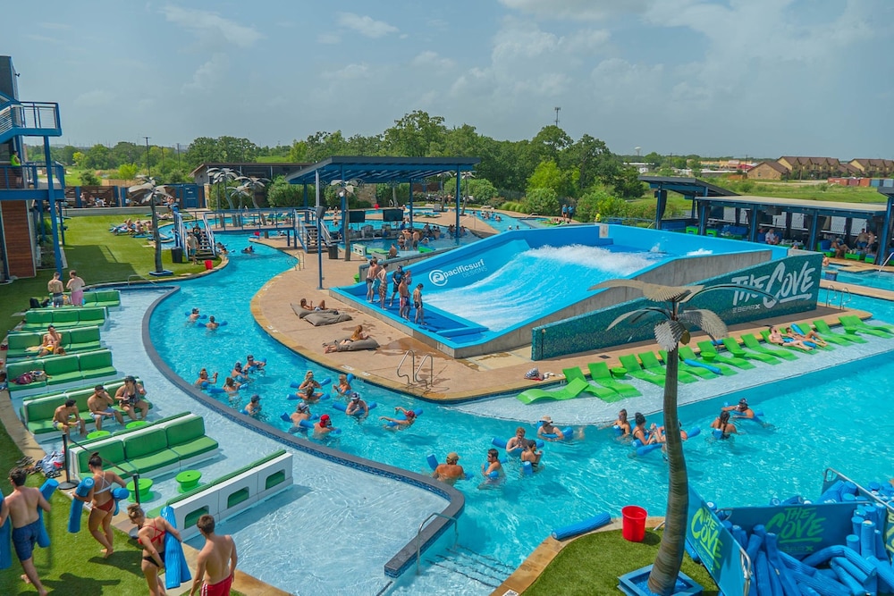 Holiday Inn Express & Suites Bryan College Station by IHG - photo 64