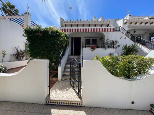 Botanical 2 Bedroom Bungalow with Com Pool VM33 — 4-Star Luxury Hotel in Orihuela, Spain