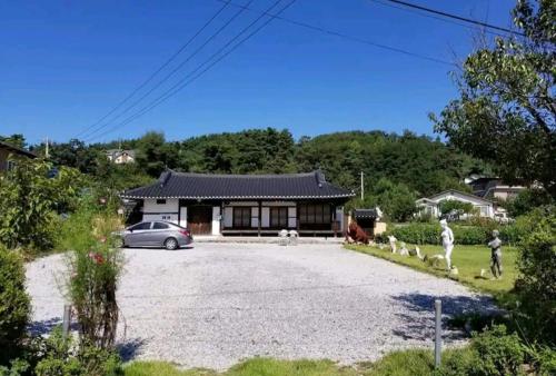 Seoneulgimunhwa in Eisen, South Korea