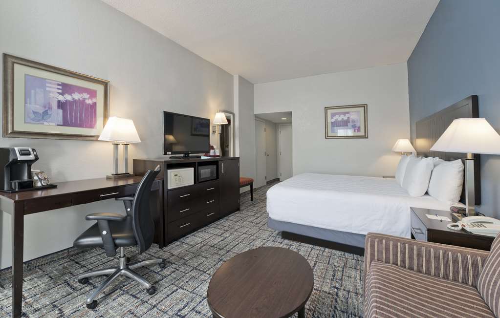 Best Western Plus Hotel & Conference Center - photo 10