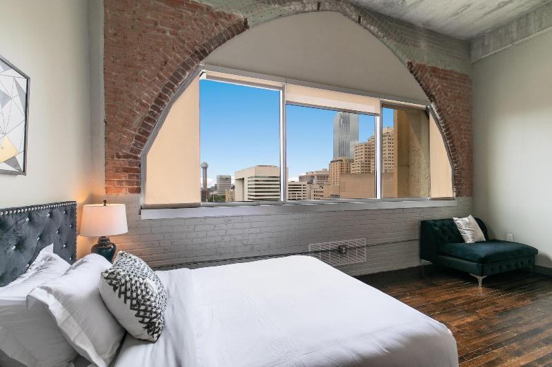 Luxury Downtown Dallas Stay by Amyfinehouse - photo 286