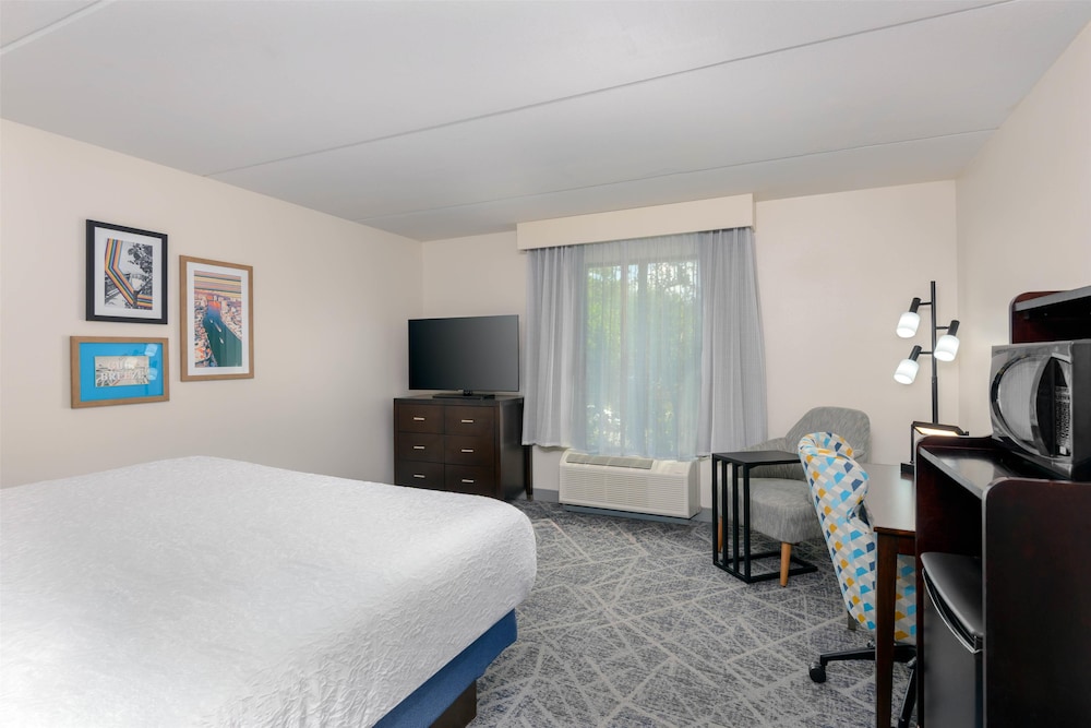 Hampton Inn & Suites Pensacola Gulf Breeze - photo 6