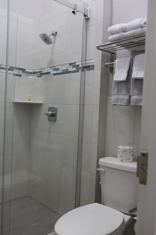 Cornerstone Inn - photo 44