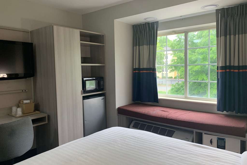 Microtel Inn by Wyndham Charlotte Airport - photo 6