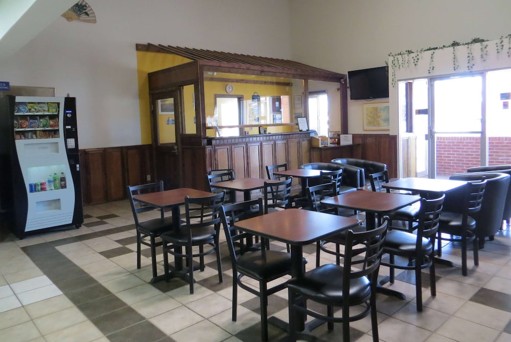 Days Inn by Wyndham Alamosa - photo 44