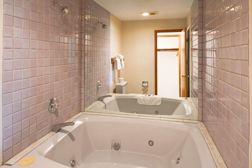 Americas Best Value Inn Plattsburgh - photo 12