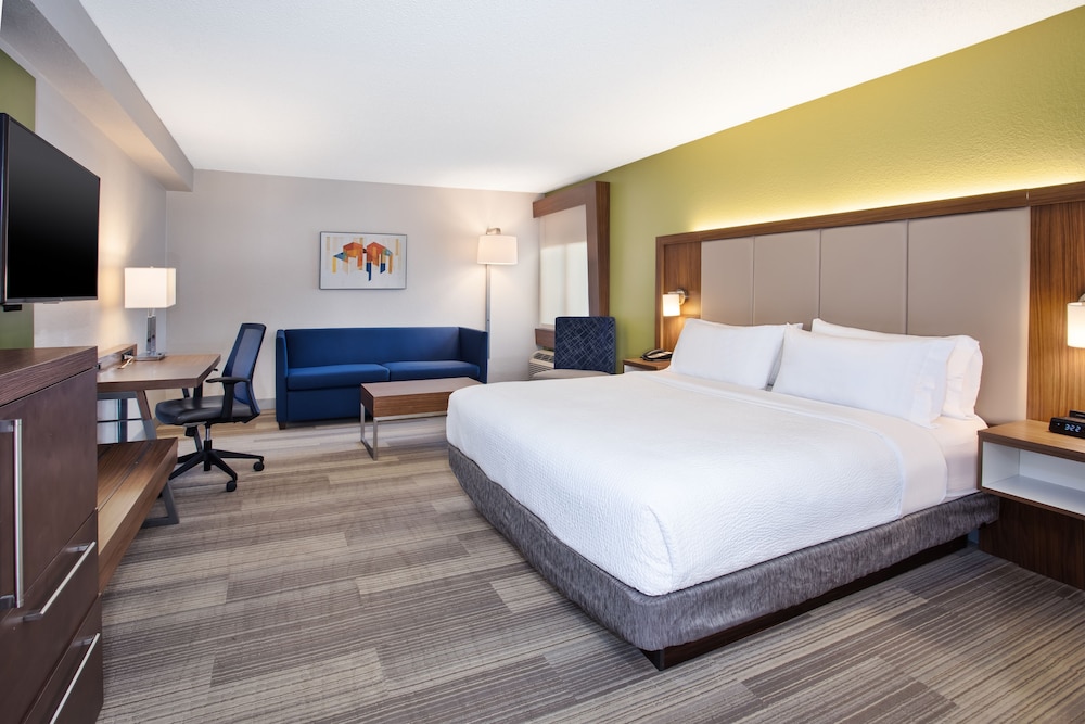 Holiday Inn Express Nashville Airport - photo 6