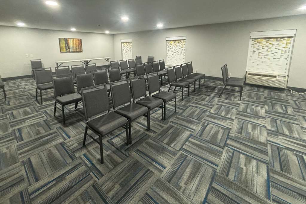 Quality Inn & Suites at Airport Blvd I 65 - photo 29