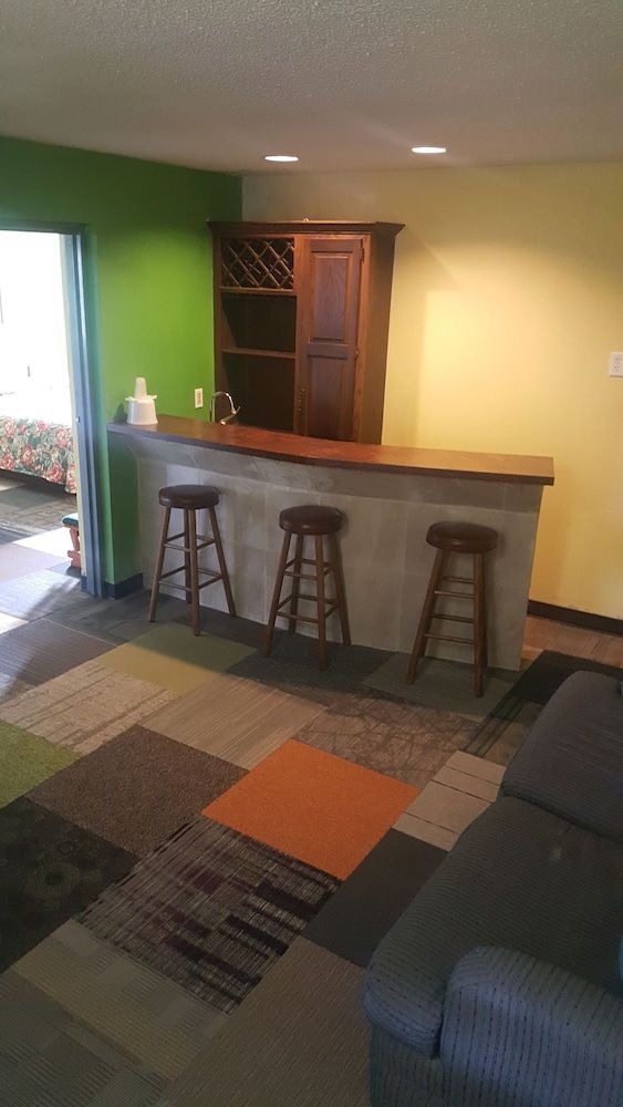 The Derrick Inn - photo 16