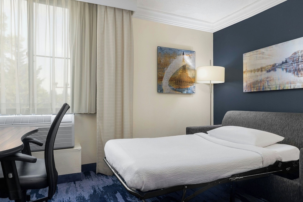 Fairfield by Marriott Inn & Suites Herndon Reston - photo 11