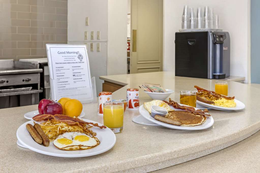 Best Western Plus Palm Desert Resort - photo 9