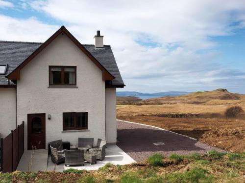 Falls Cottage — 4-Star Luxury Hotel in Portree, United Kingdom