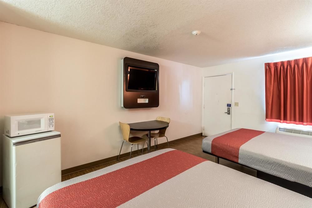 Motel 6 McMinnville - photo 18