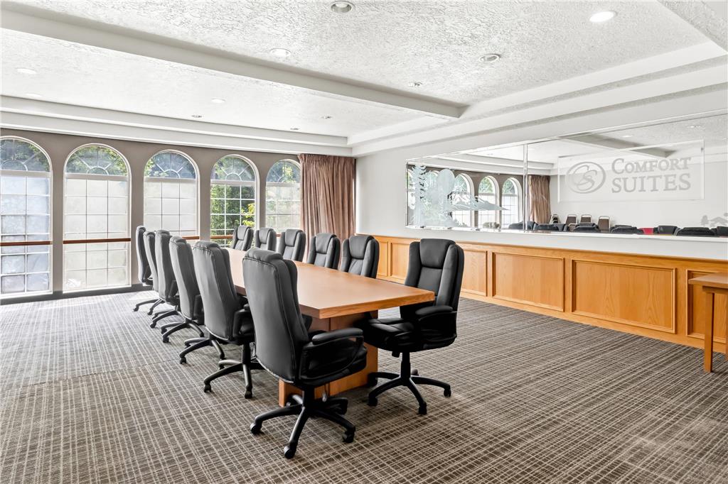 Comfort Suites Clackamas - photo 49