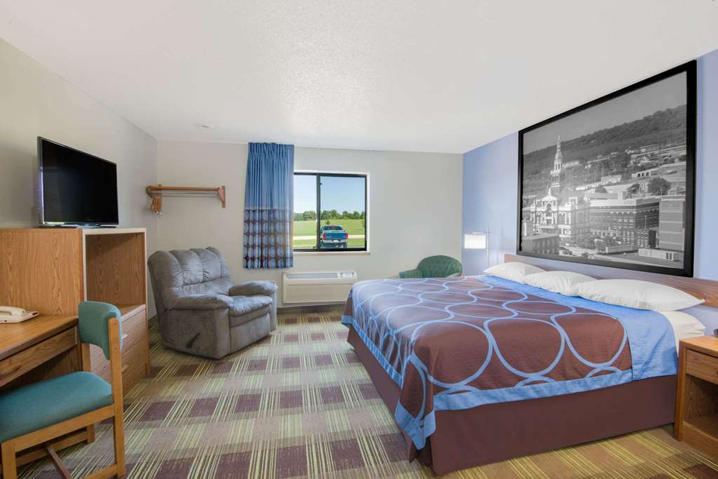 Super 8 by Wyndham Toledo - photo 13