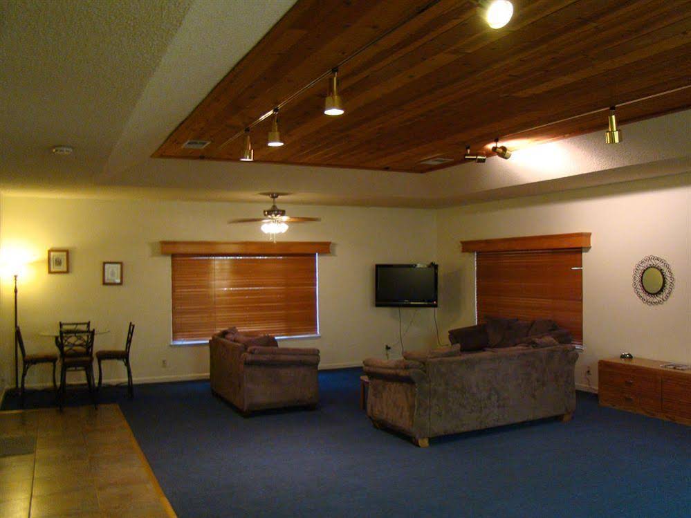 Ponderosa Gardens Motel - featured photo