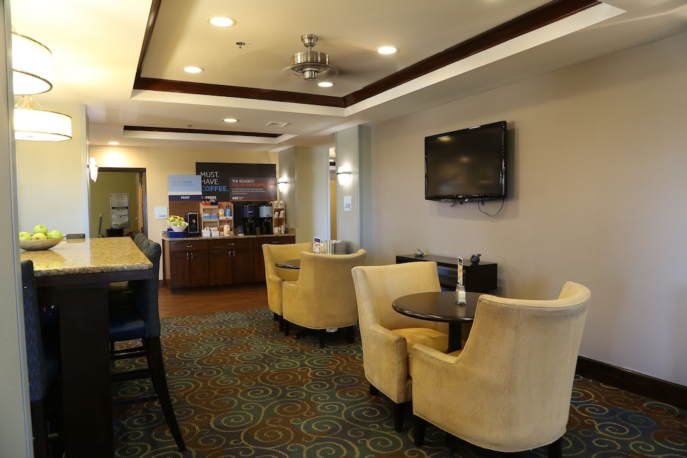 Holiday Inn Express Hotel & Suites Cleveland - photo 41