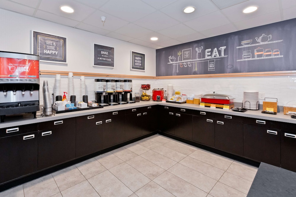Hampton Inn & Suites Palm Desert - photo 52