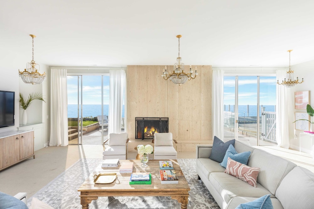 Vista by Avantstay Stunning Estate w Views of the Pacific Ocean Pool & Spa - photo 3