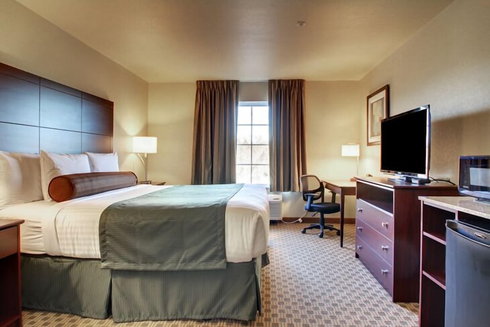 Castle Rock Inn & Suites - photo 17