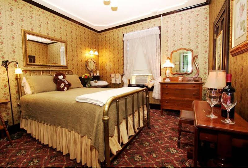 Historic National Hotel & Restaurant - photo 21