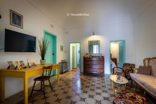 Appartamento Curry — 4-Star Luxury Hotel in Noto, Italy