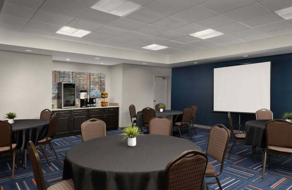 Hampton Inn & Suites Huntsville Research Park Area - photo 35