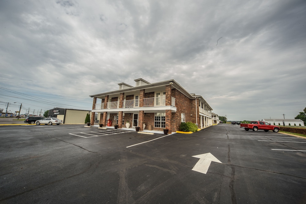 Richland Inn Lawrenceburg - photo 37