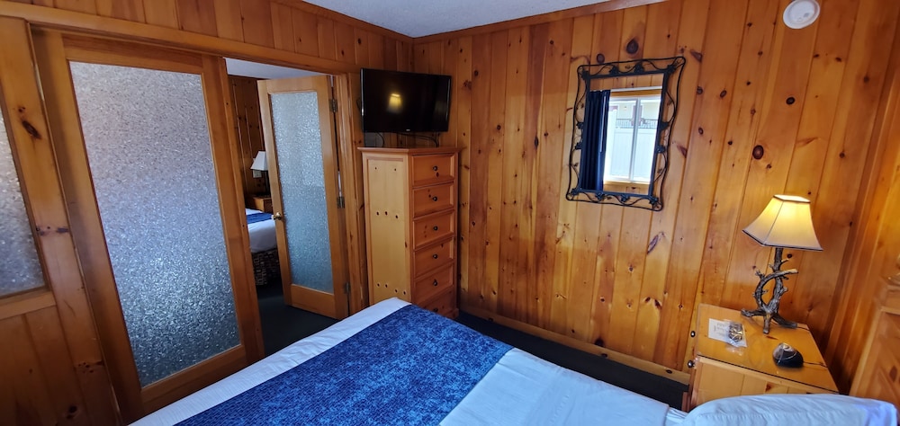 The Lake Motel - photo 37