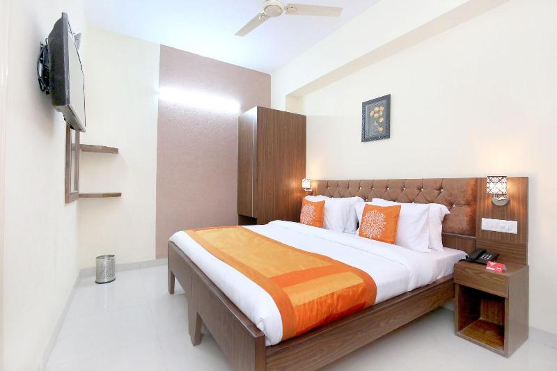 OYO 10891 Hotel Starwood