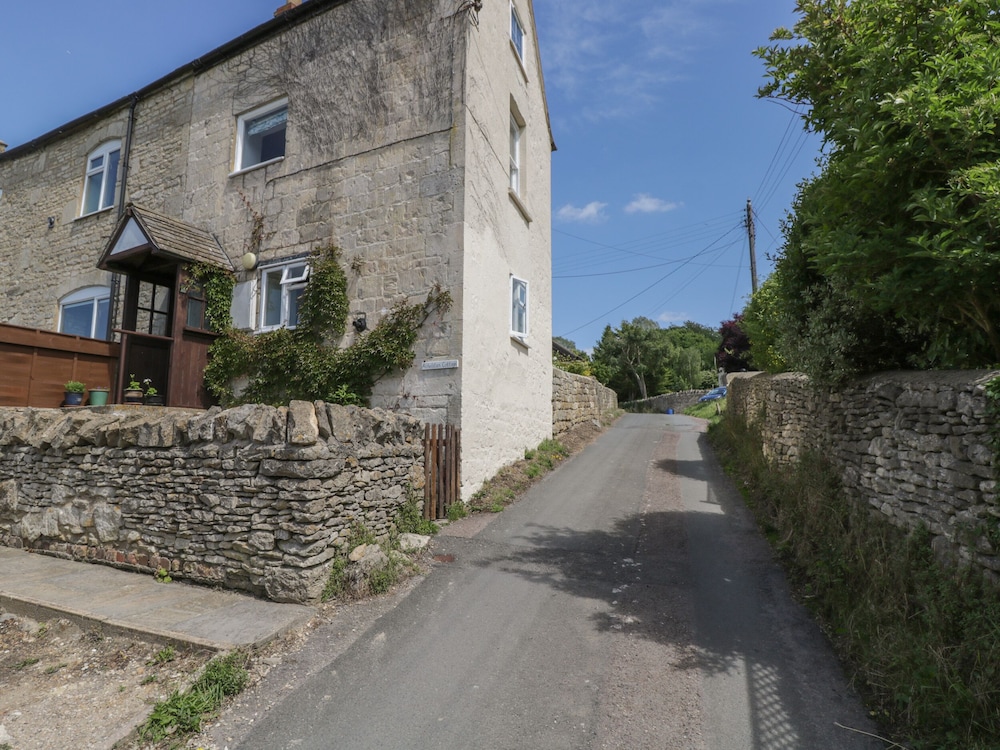 Athelstan Cottage — 4-Star Luxury Hotel in Stroud, United Kingdom