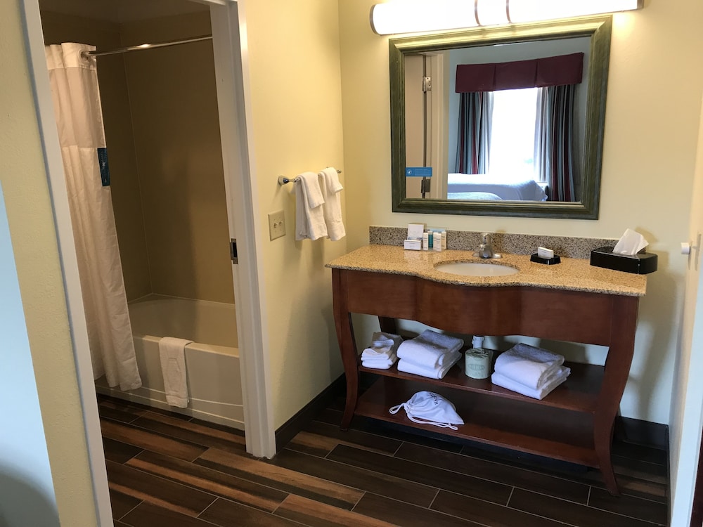 Hampton Inn & Suites Lamar - photo 97