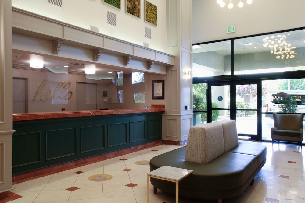 Oxford Suites Spokane Valley - photo 5