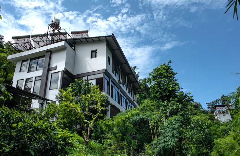 Hill Stream Resort - carbon neutral hotel in Tehri