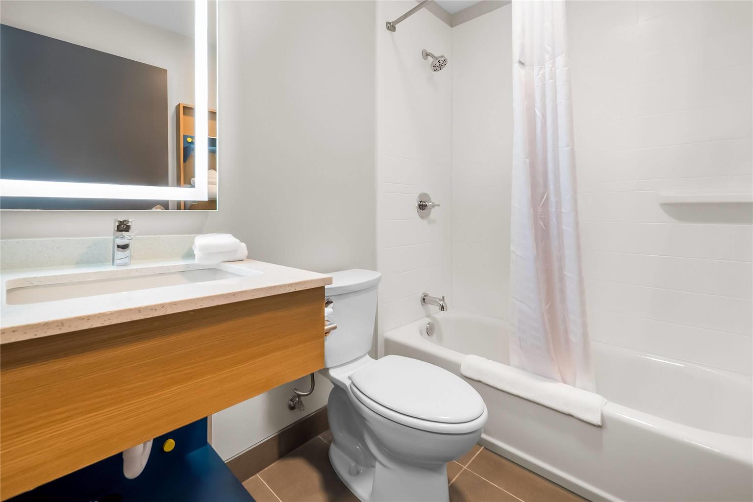 Microtel Inn and Suites by Wyndham Prattville Montgomery - photo 43