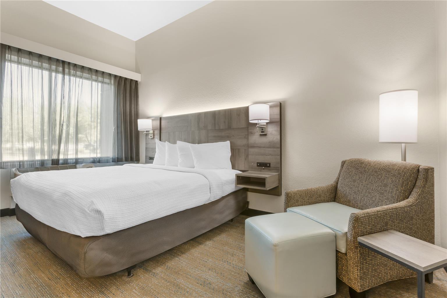 Super 8 by Wyndham Greensboro Coliseum Conv. - photo 20