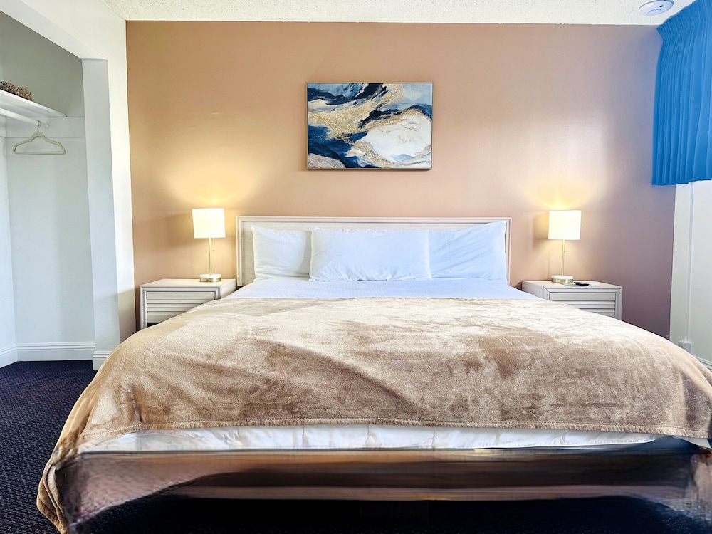 Foghorn Harbor Inn - photo 17